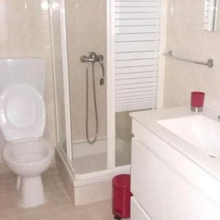 With One Bedroom In With Wonderful Sea View And Wifi 2 Km From The Beach Apartment Nazaré